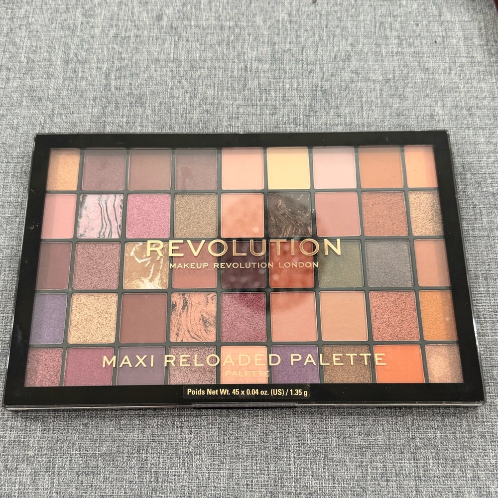 NEW REVOLUTION MAXI RELOADED EYE PALETTE